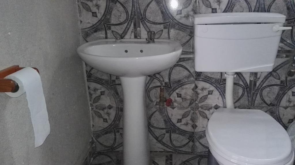 Fourties Guest House ファラボルワ エクステリア 写真
